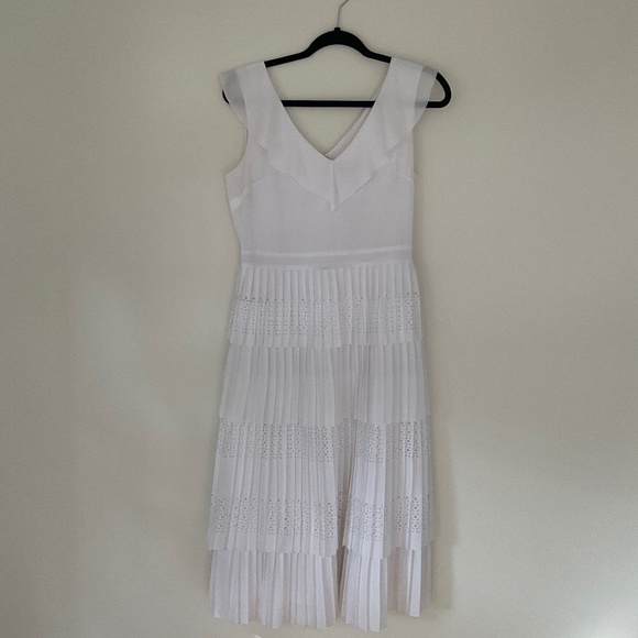 Banana Republic size 4 white dress - Picture 1 of 4